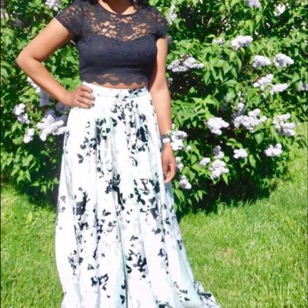 Prom dress - Picture 2 of 2